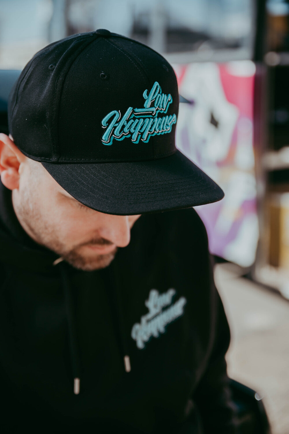 Snap back ar MINT izšuvumu