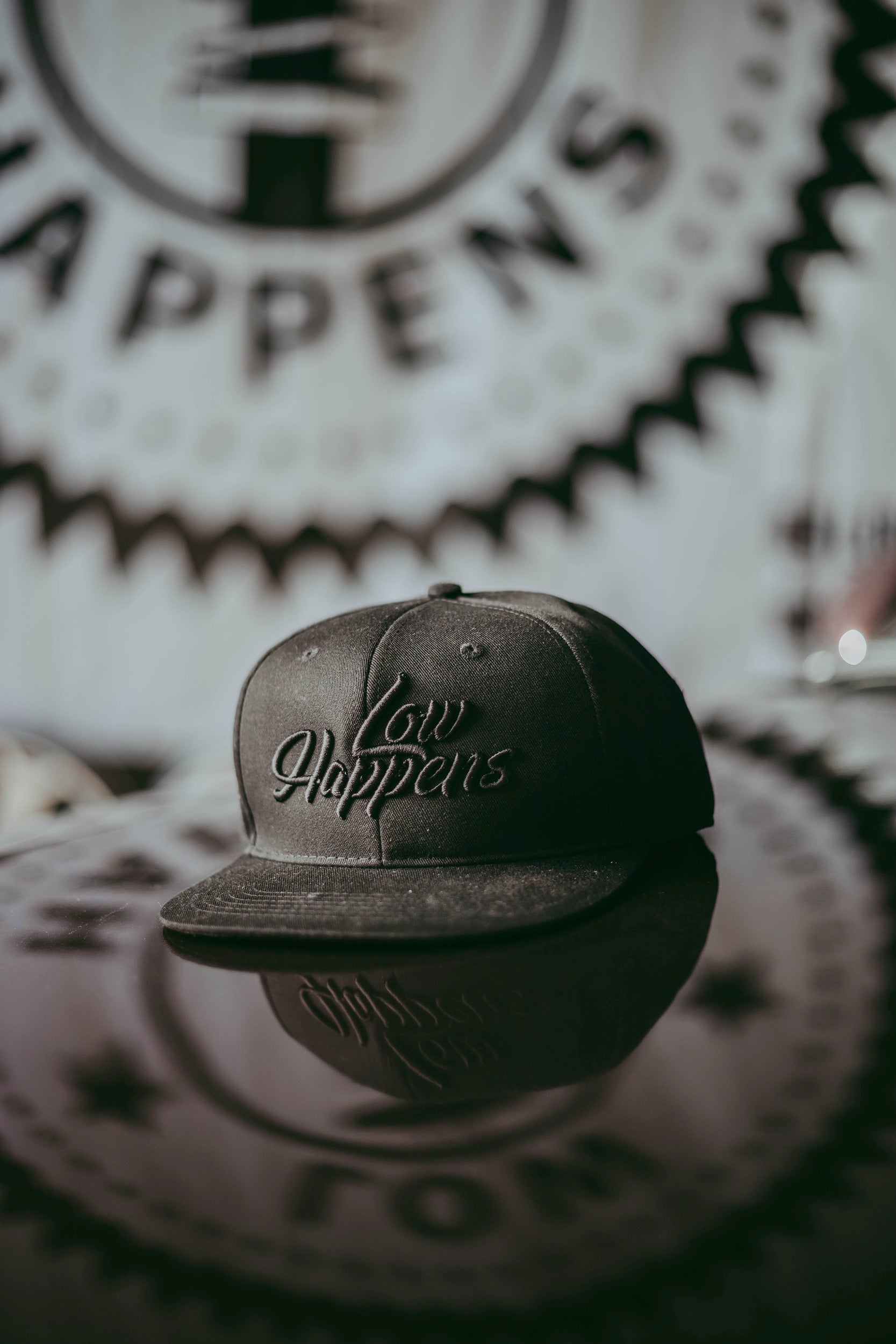 Snap back ar vienkrāsas logo