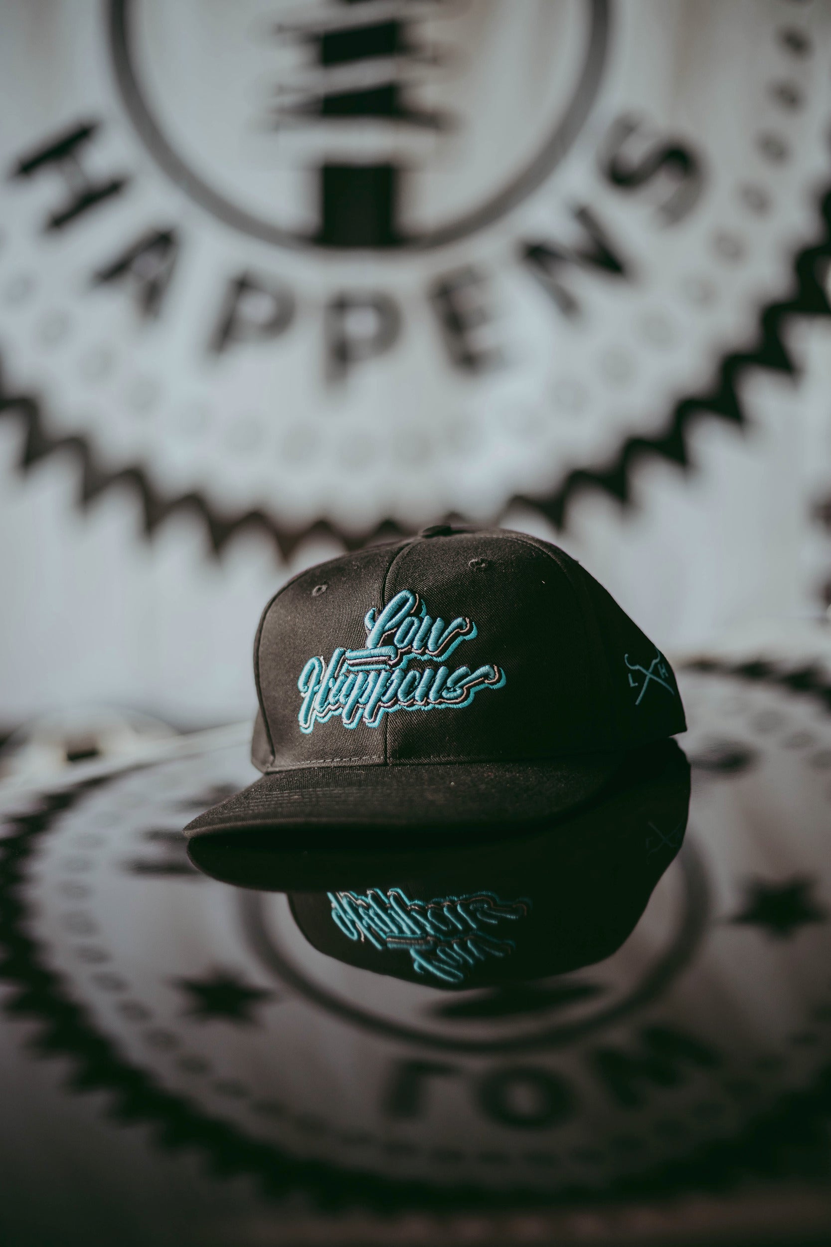 Snap back ar MINT izšuvumu